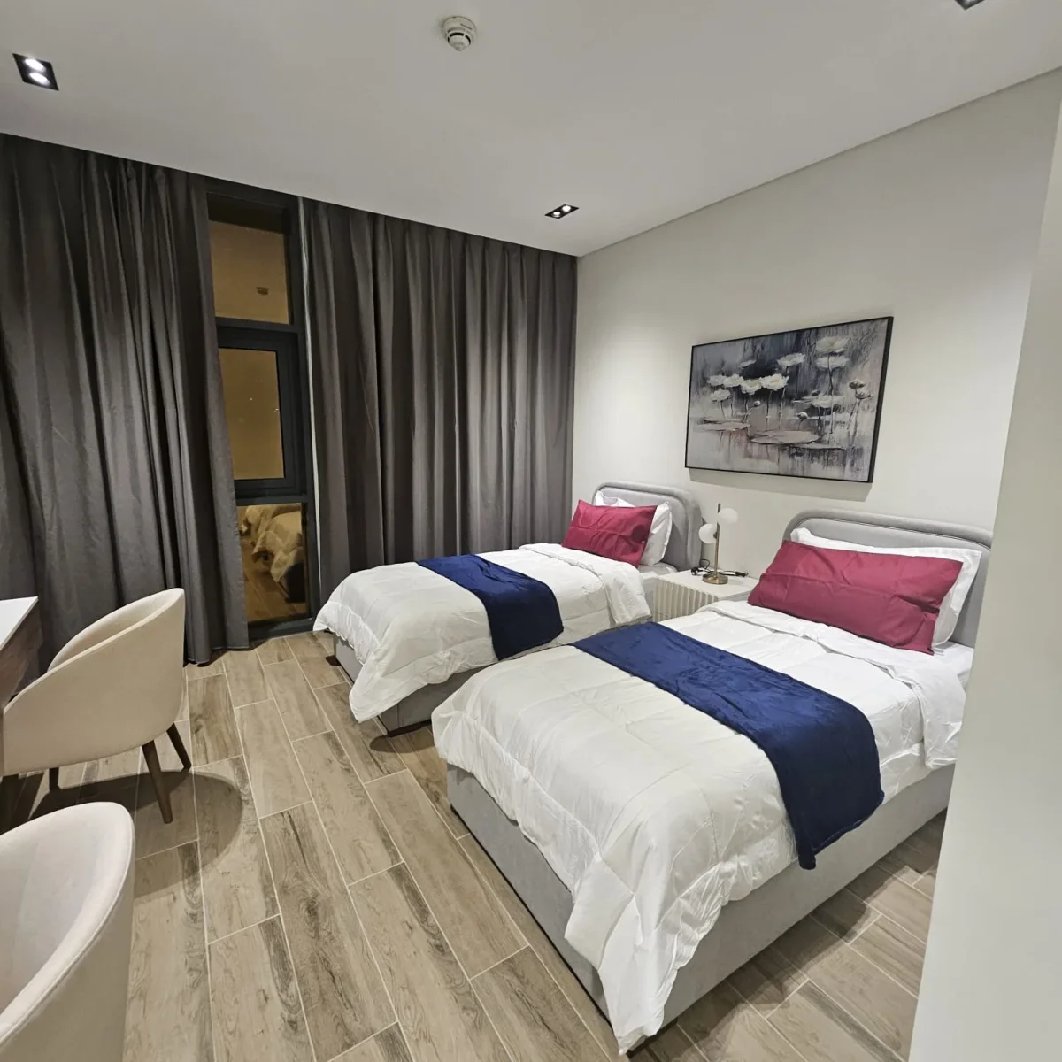 BRAND NEW 2BHK FULLY FURNISHED PARK VIEW