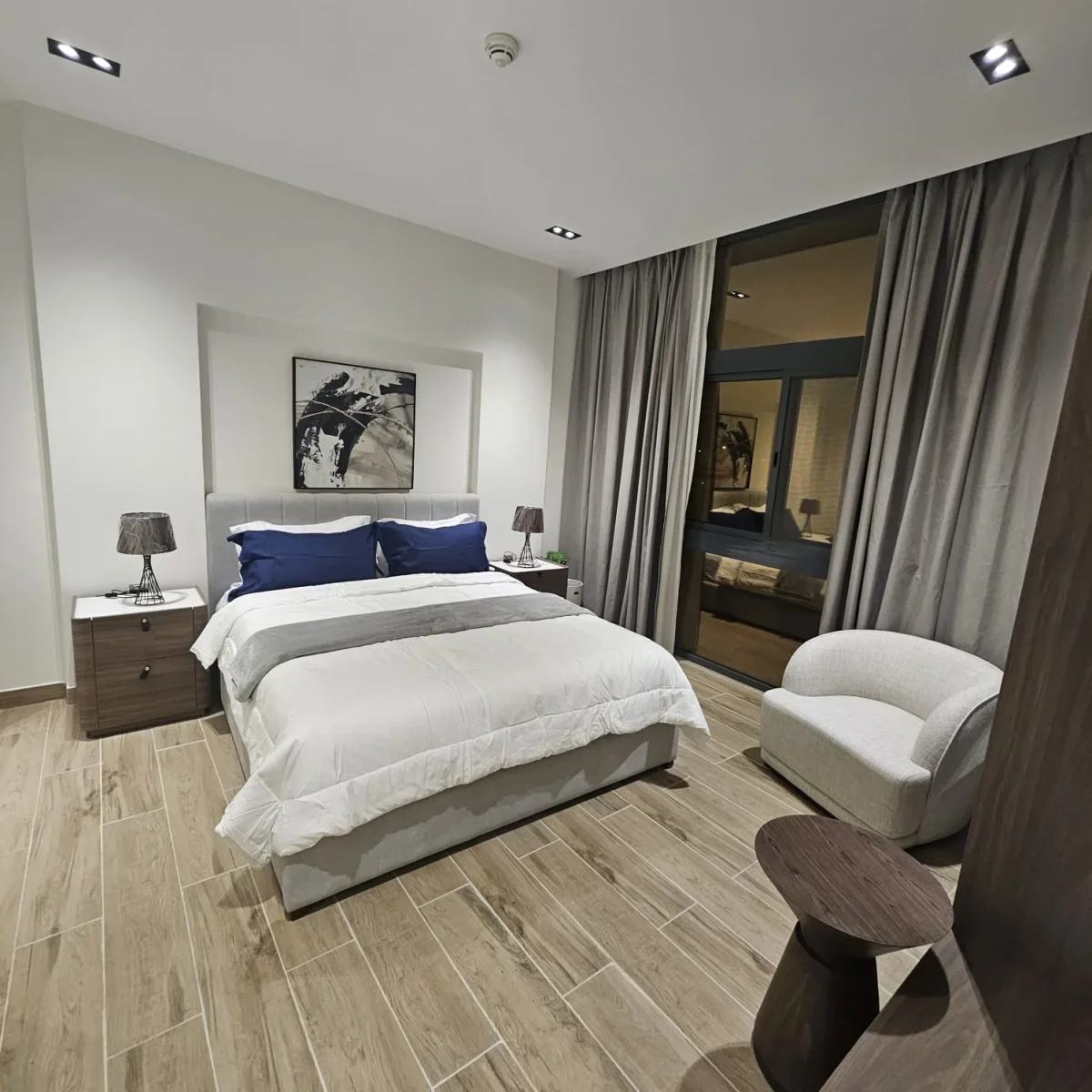 BRAND NEW 2BHK FULLY FURNISHED PARK VIEW