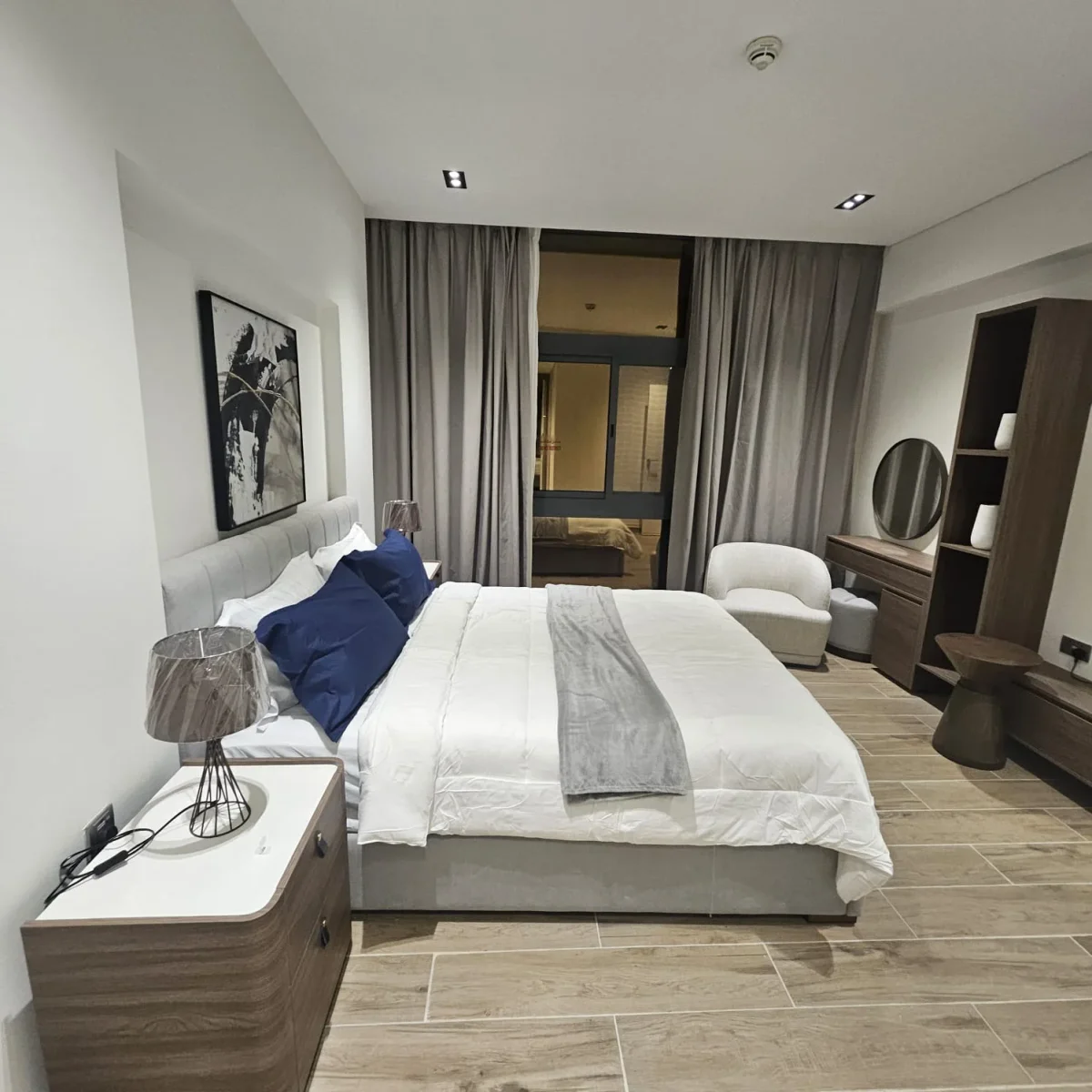 BRAND NEW 2BHK FULLY FURNISHED PARK VIEW