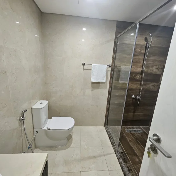 BRAND NEW 2BHK FULLY FURNISHED PARK VIEW