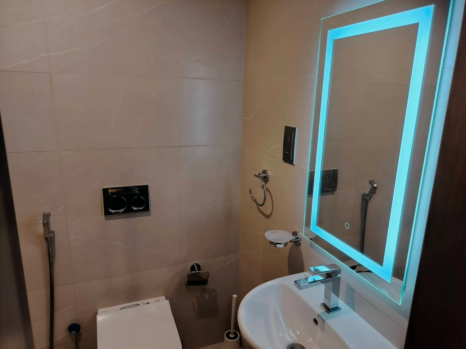 Marina 2 BHK + Maid I FF I EXL I Big Balcony I S V