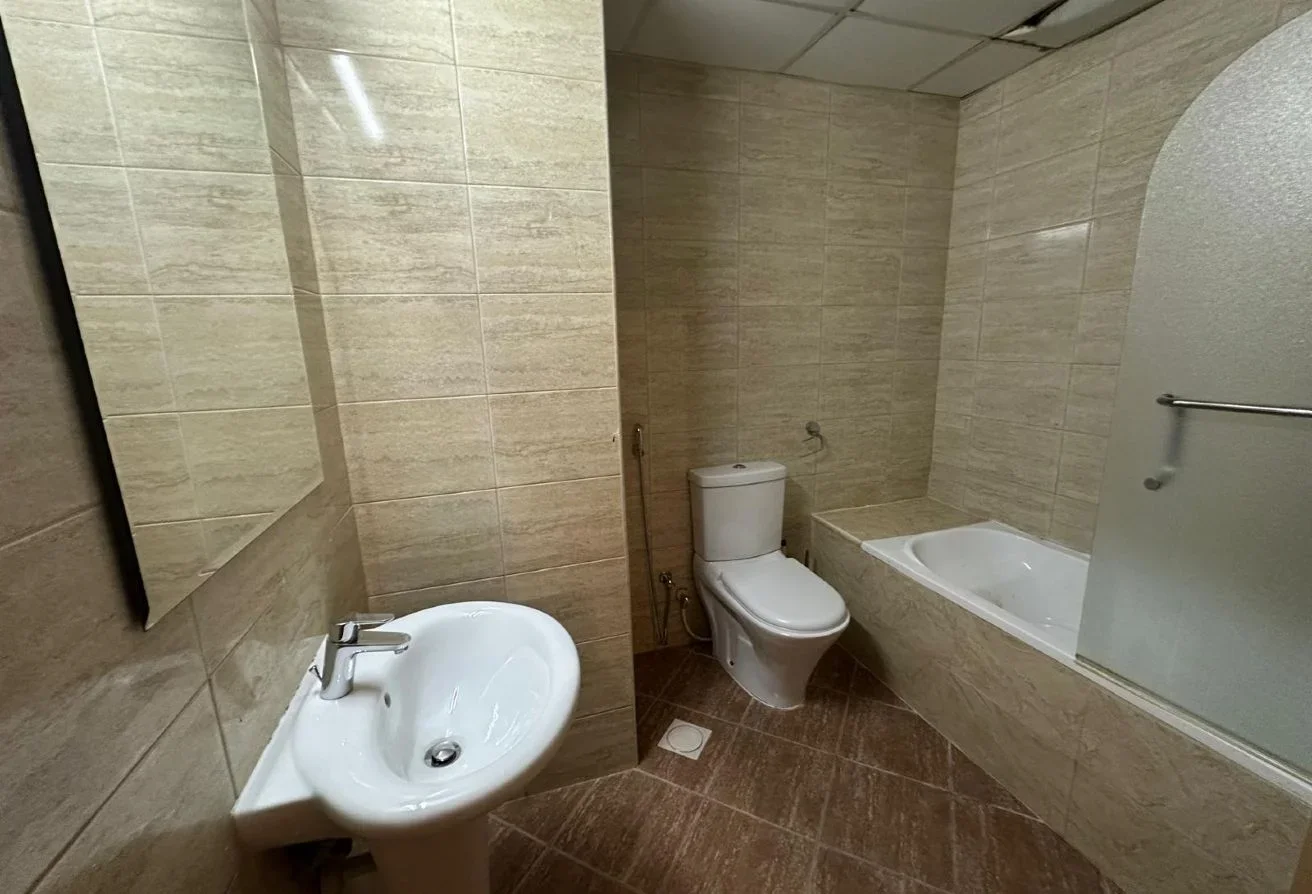 Modern Semi-Furnished 1BHK Apartment – 5,500 QAR