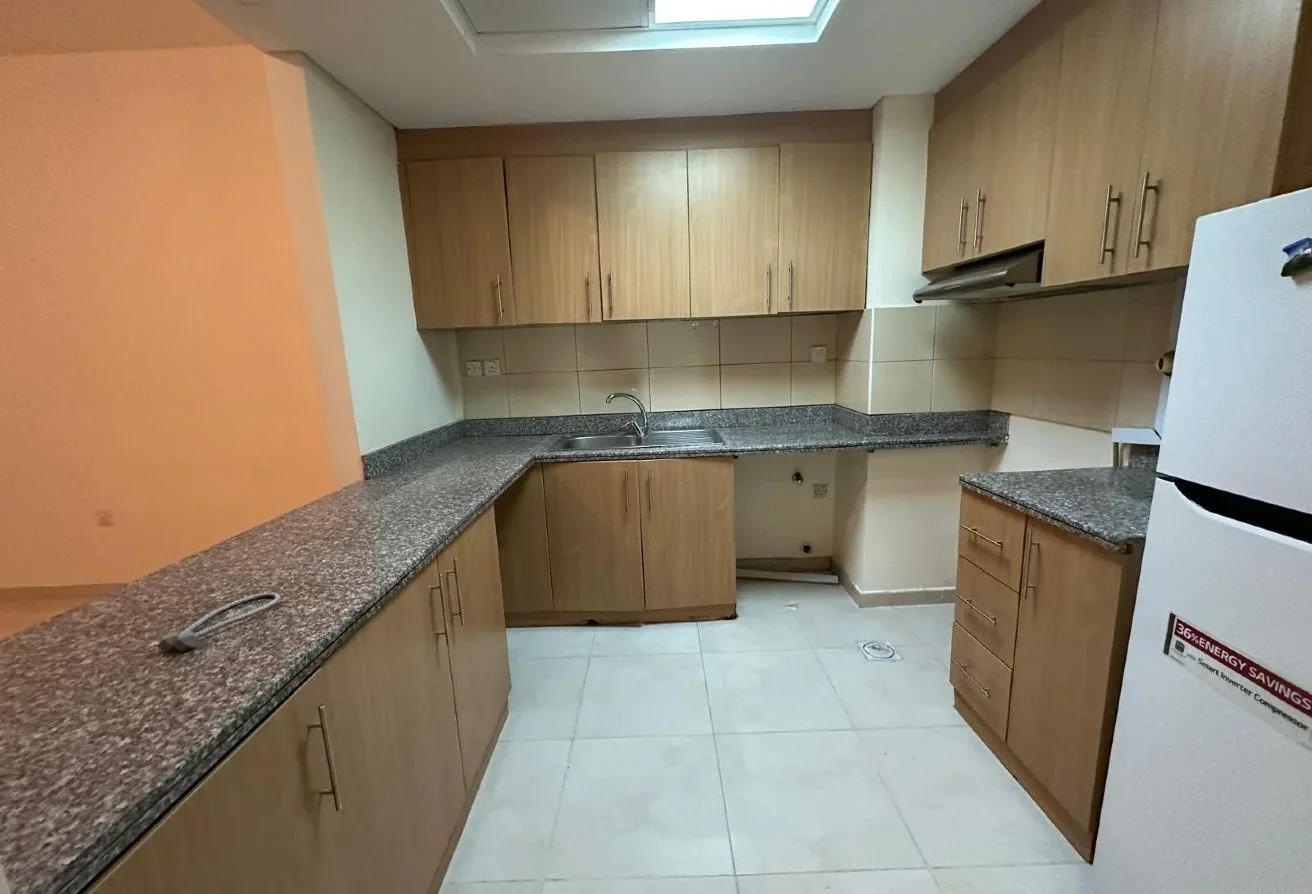 Modern Semi-Furnished 1BHK Apartment – 5,500 QAR