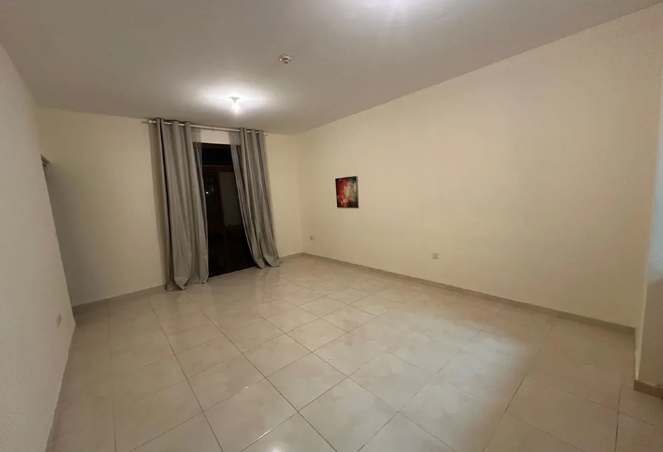 Modern Semi-Furnished 1BHK Apartment – 5,500 QAR