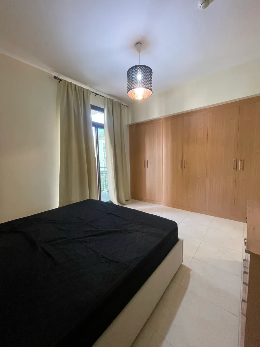 LAVISH 1 BEDROOM APARTMENT FULLY FURNISHED BALCONY
