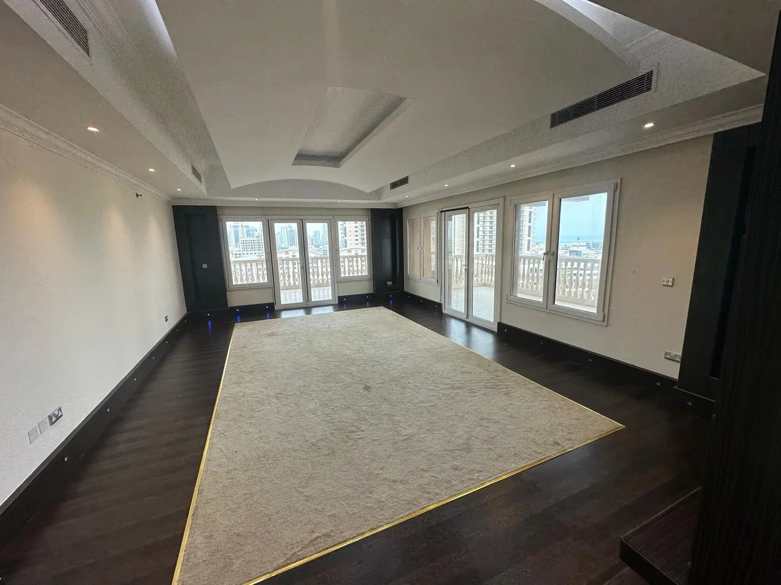 Double living room 3bedroom with maid for sale