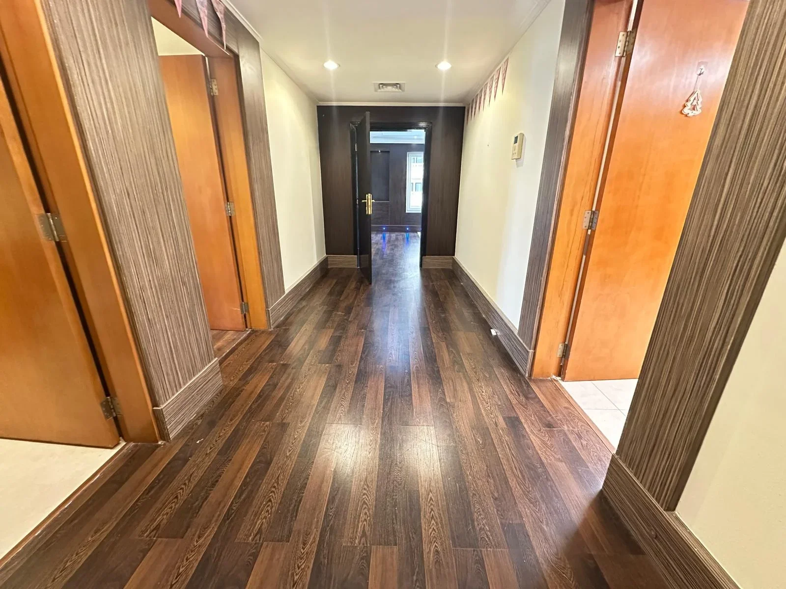 Double living room 3bedroom with maid for sale