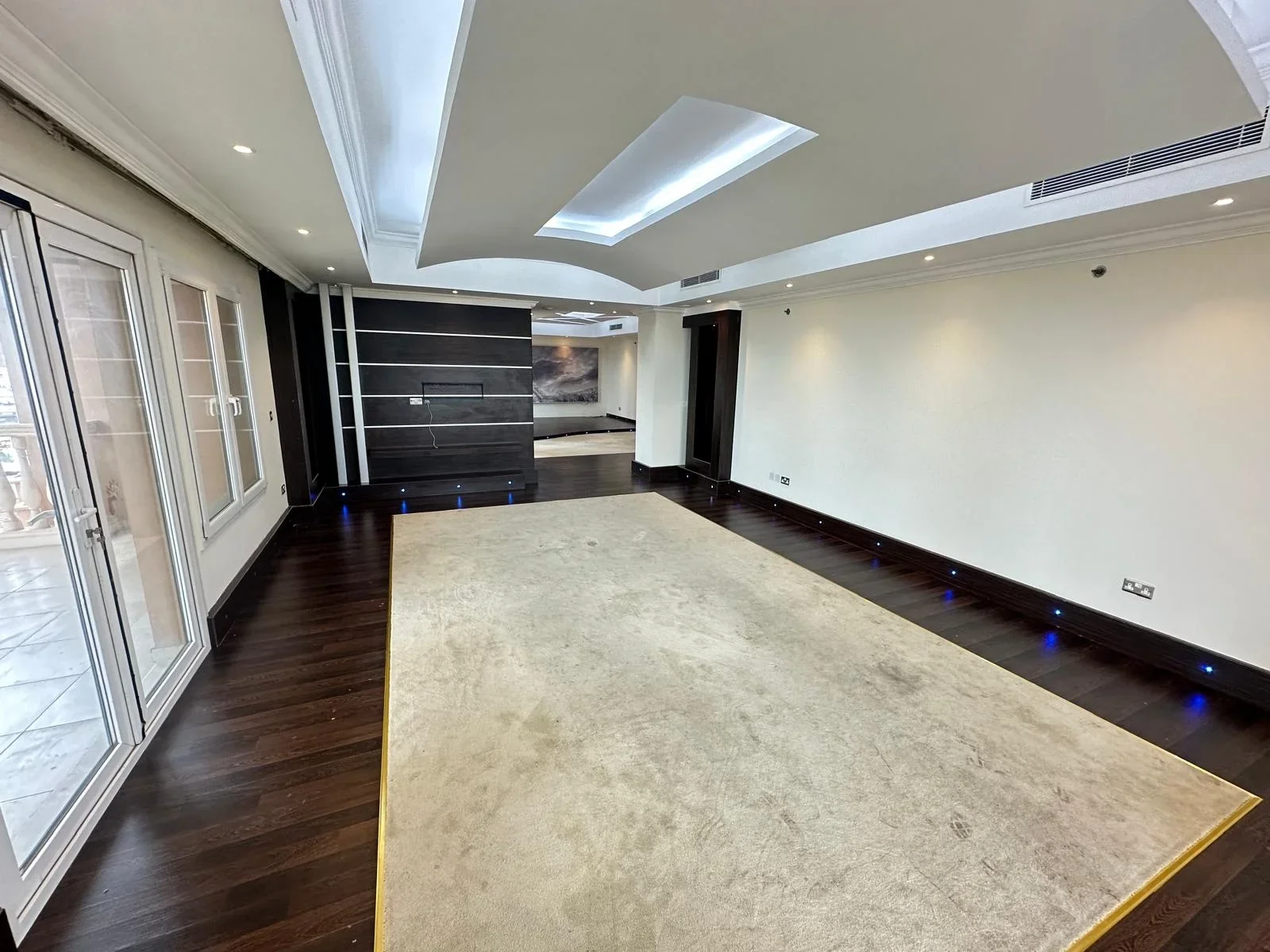 Double living room 3bedroom with maid for sale
