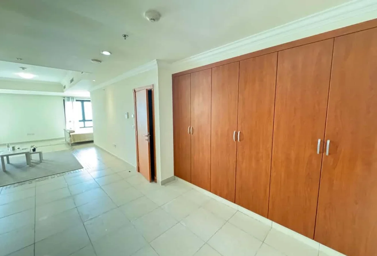 Large Sea View Studio in Porto Arabia