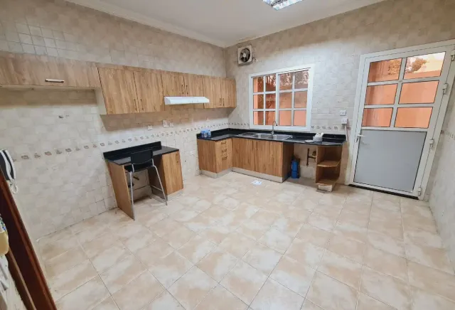 Spacious 3-BR Villa with Pool in Ain Khalid