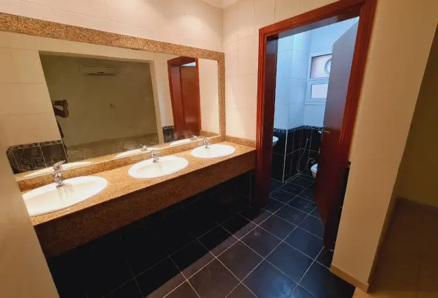 Spacious 3-BR Villa with Pool in Ain Khalid