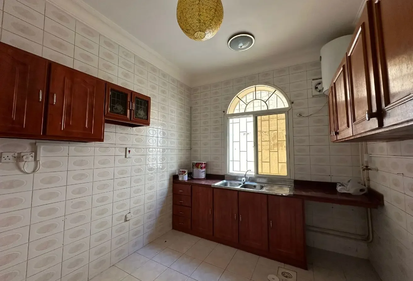 Spacious 2-Bed Apartment in Old Airport