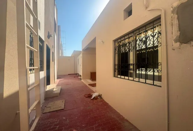 Spacious 5-Bed Villa with Private Pool in Duhail