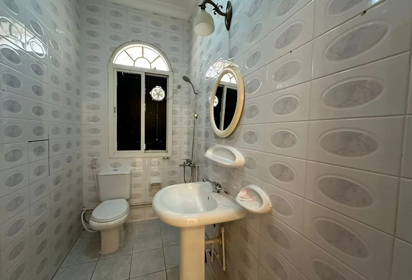 Spacious 2-Bed Apartment in Old Airport