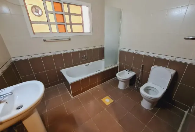 Spacious 3-BR Villa with Pool in Ain Khalid