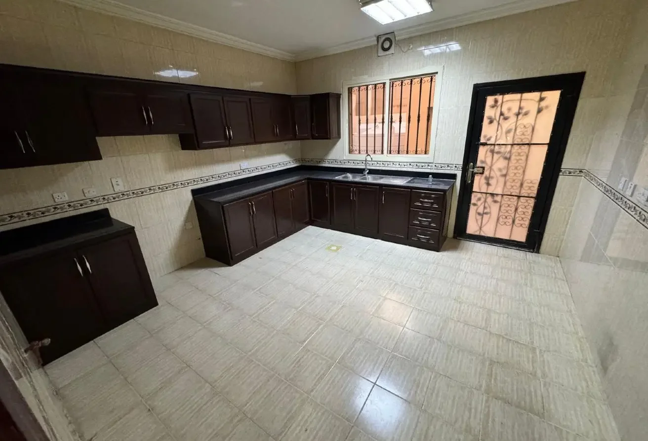 6-Bedroom Villa for Rent in Abu Hamour