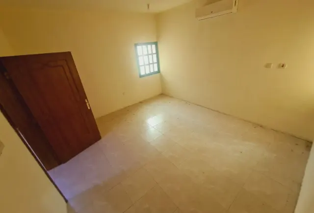 3-Bed Apartment with Balcony in Old Airport
