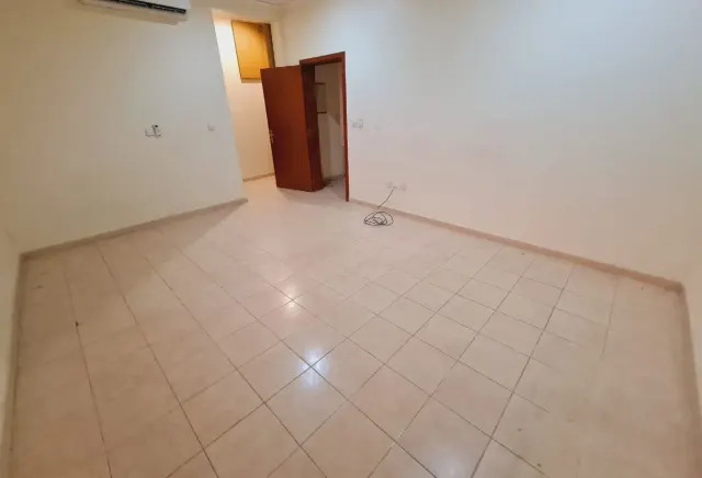 Spacious 3-BR Villa with Pool in Ain Khalid