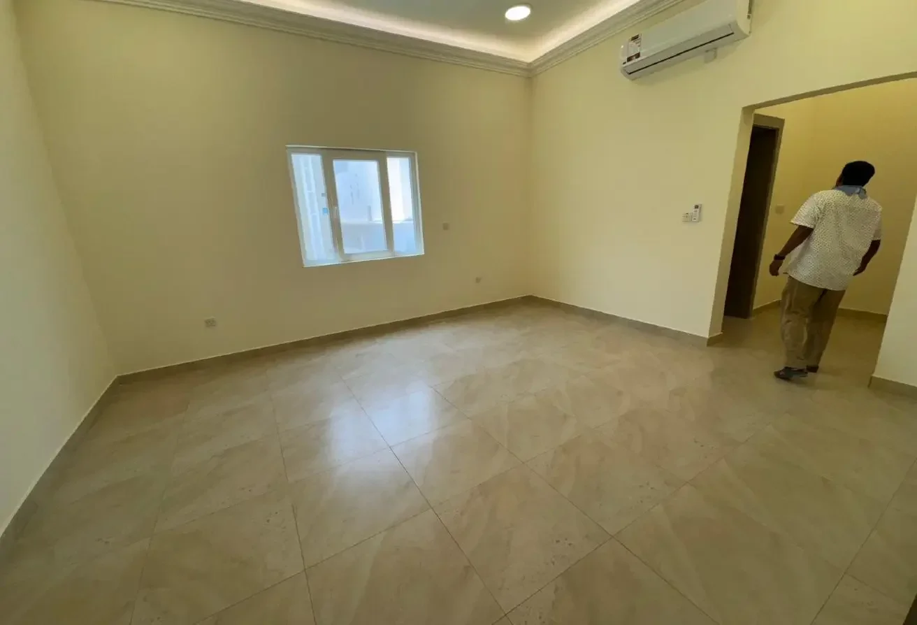 Stand alone villa | elevator | Close to DFC
