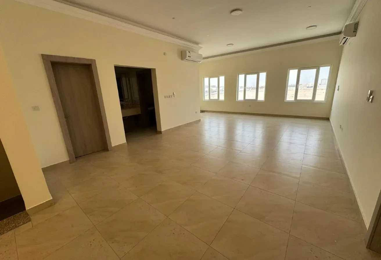 Stand alone villa | elevator | Close to DFC
