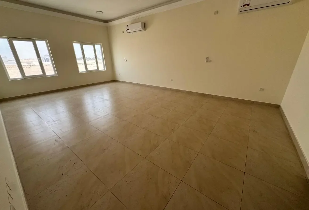 Stand alone villa | elevator | Close to DFC