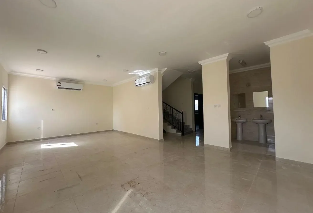 Compound Villa| 06 Bedrooms| 06 Baths| Amenities