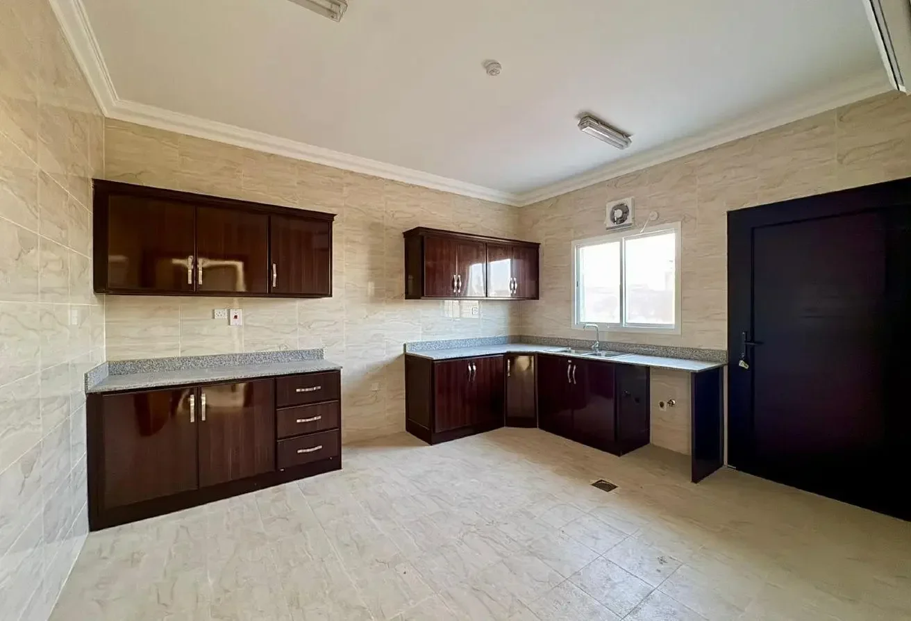 Compound Villa| 06 Bedrooms| 06 Baths| Amenities
