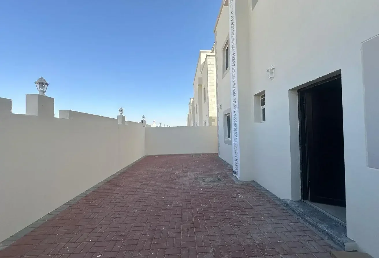 Compound Villa| 06 Bedrooms| 06 Baths| Amenities