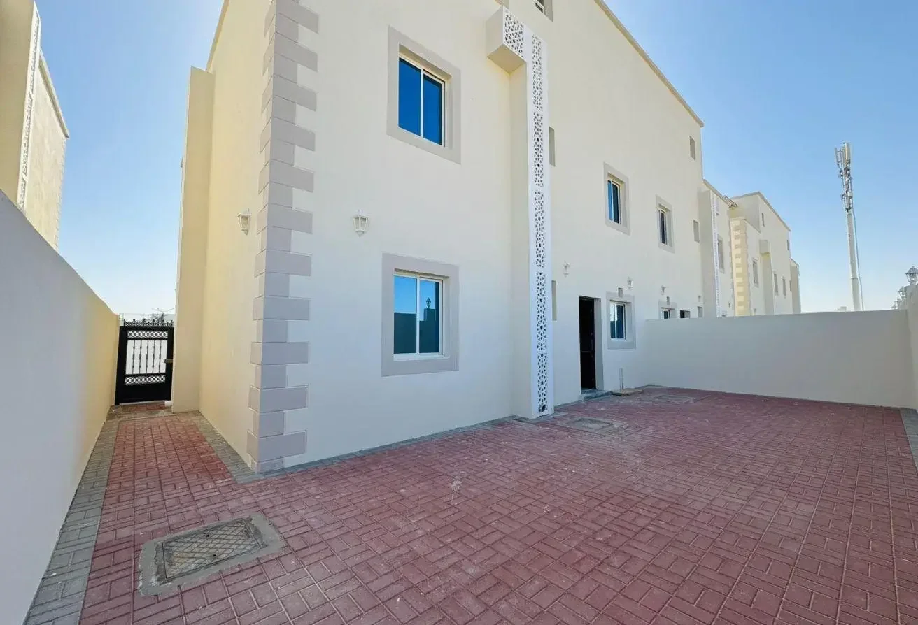 Compound Villa| 06 Bedrooms| 06 Baths| Amenities
