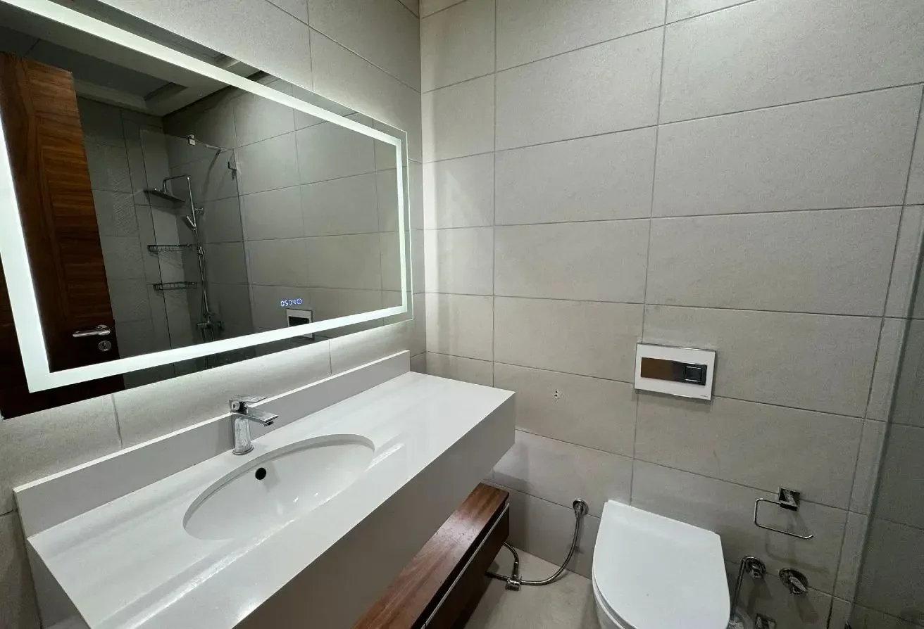 Luxurious Apartment| 02 Bedrooms| Balcony