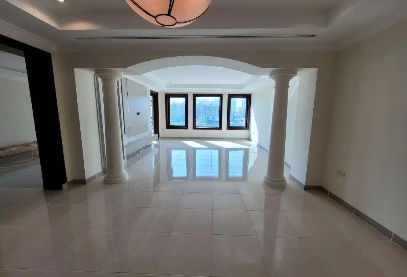 2 Bed | Semi furnished | Town house | Porto