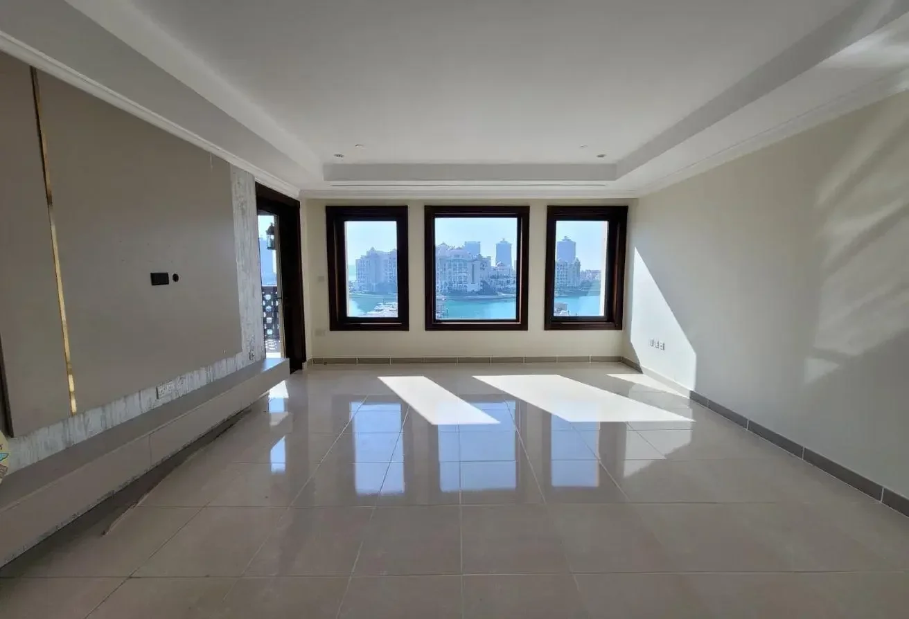 2 Bed | Semi furnished | Town house | Porto