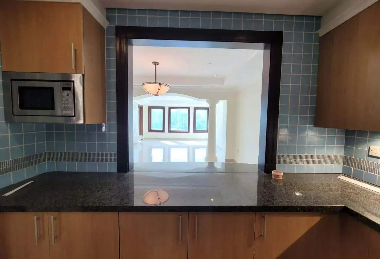 2 Bed | Semi furnished | Town house | Porto