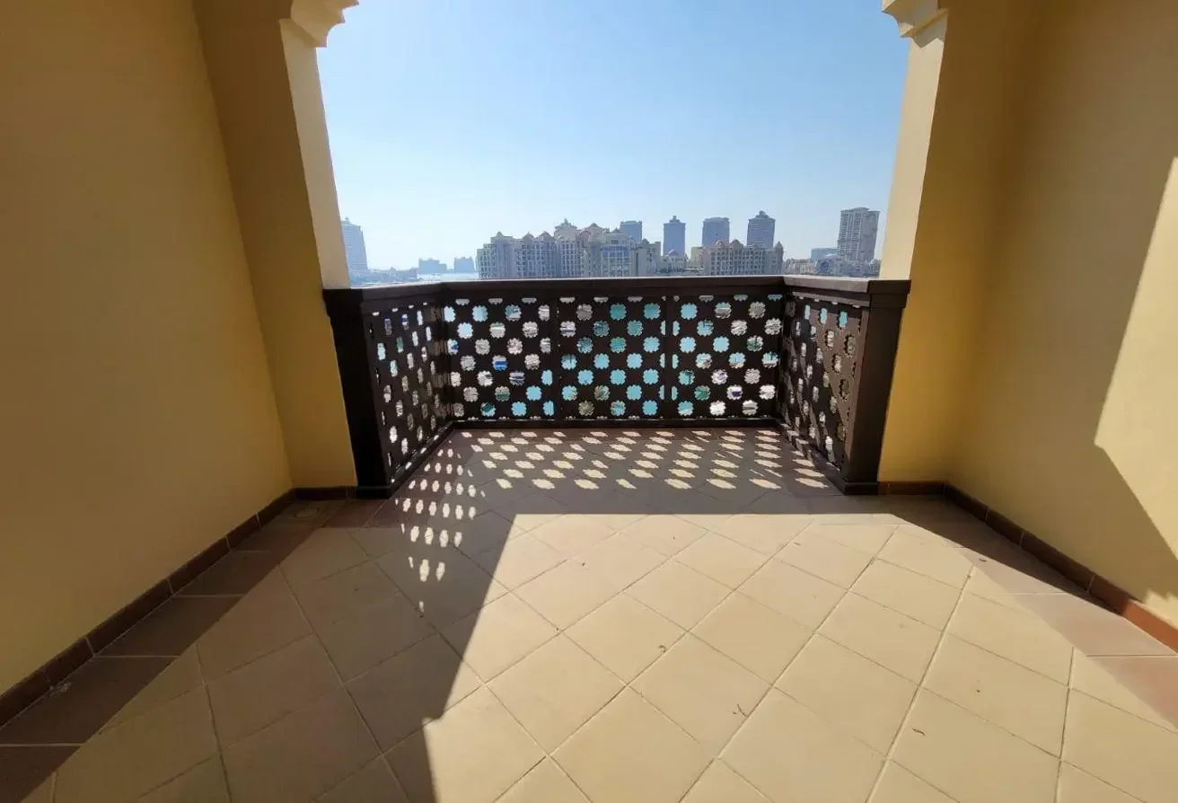 2 Bed | Semi furnished | Town house | Porto