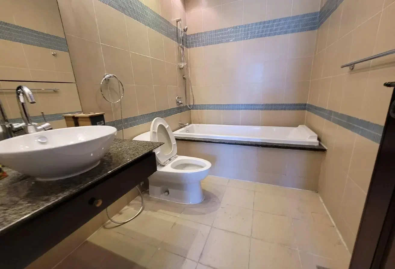 2 Bed | Semi furnished | Town house | Porto