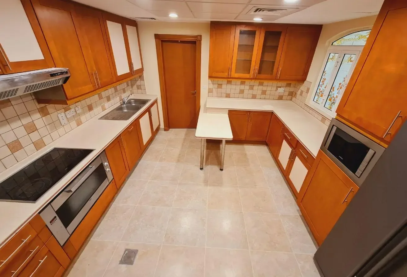 3 Bed | Maidroom | Balcony | Marina view | 13K