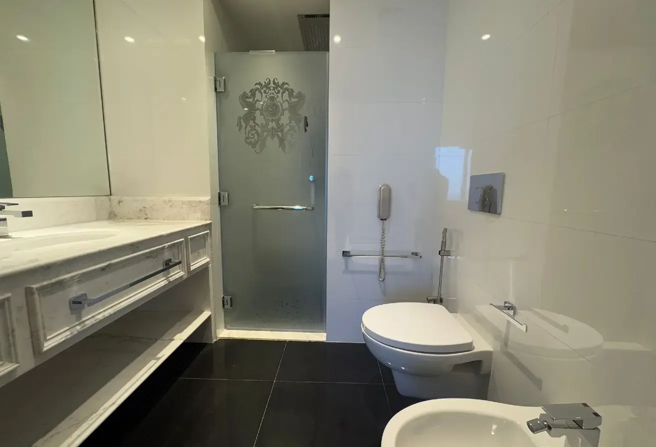BRAND NEW LUXURY FLAT| 03 BEDROOMS| 01 MONTH FREE