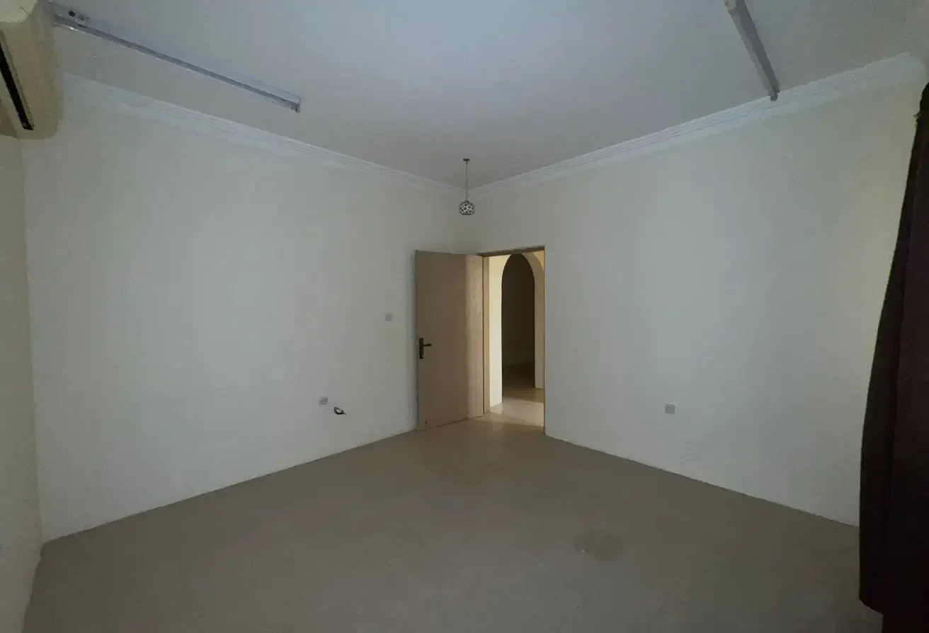 STANDALONE VILLA| 06 BEDROOMS| AL KHOR | Rent