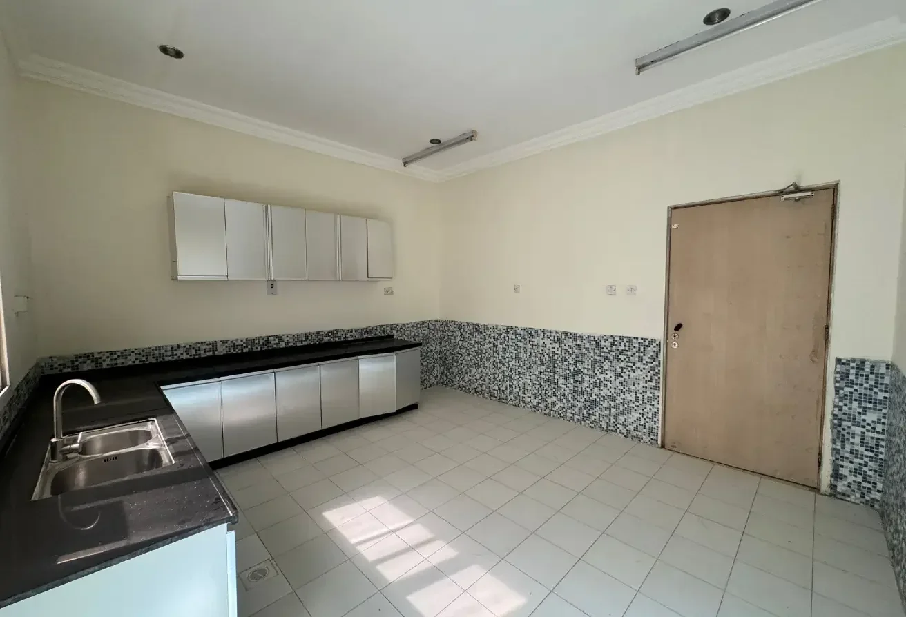 STANDALONE VILLA| 06 BEDROOMS| AL KHOR | Rent