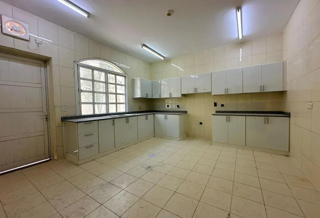 Brand New Compound Villa| 05 Bedrooms| Ain Khaled