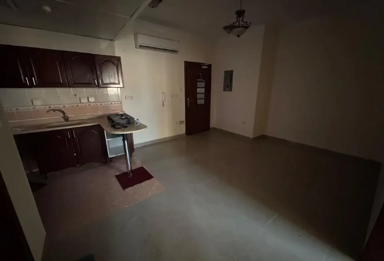 2 Bed | 1 Bathroom | Spli A/c | Ferej abdul aziz