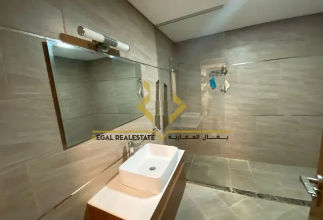 Luxurious 2-Bedroom Apartment with City Views