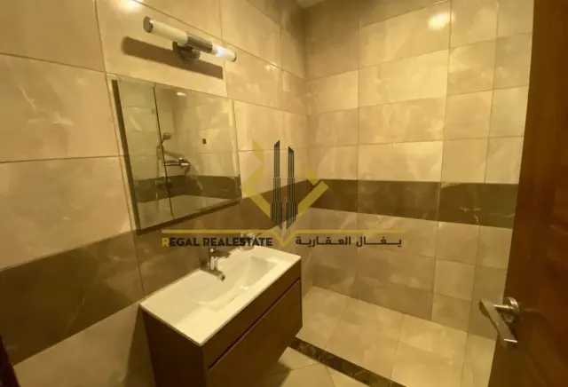 Luxurious 2-Bedroom Apartment with City Views