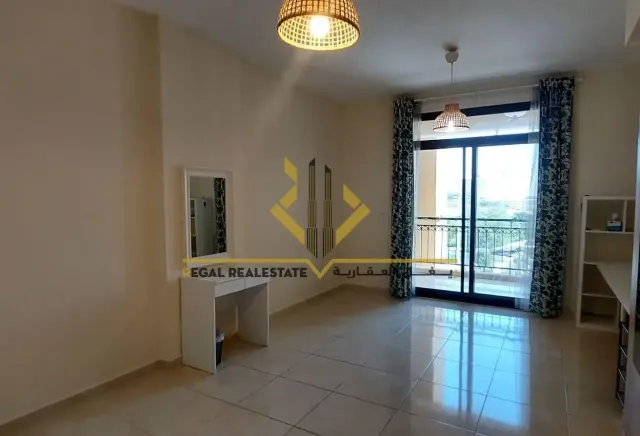 Semi-Furnished Studio Apartment in Fox Hills