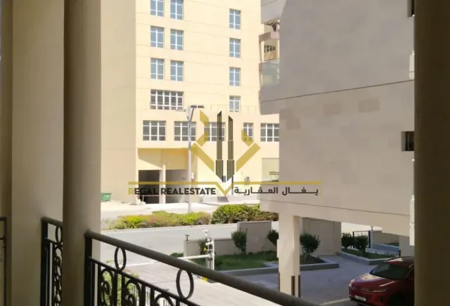 1 BR Apartment in Fox Hills with Big Balcony