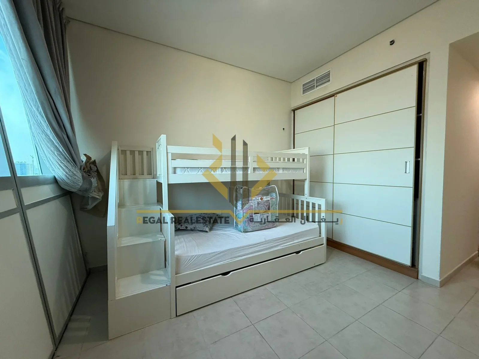 Spacious fully furnished 3-bedroom