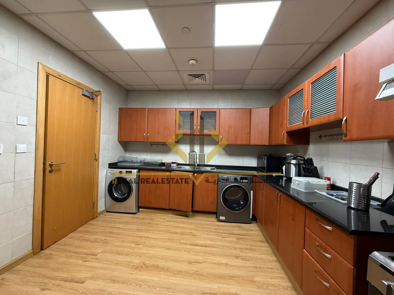 Spacious fully furnished 3-bedroom