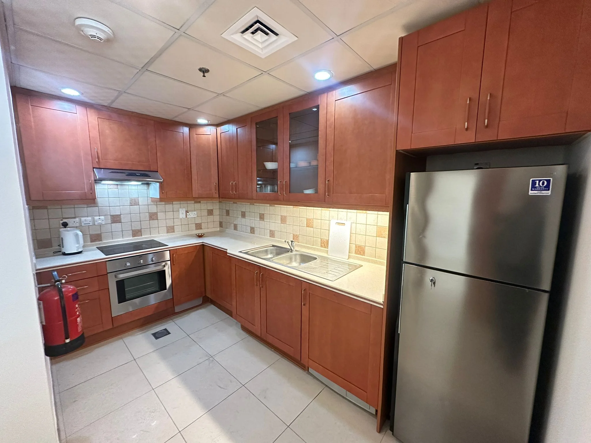 Luxury 1-BHK 7500 WITH STUNNING MARINA VIEW INCLUDING BILLS