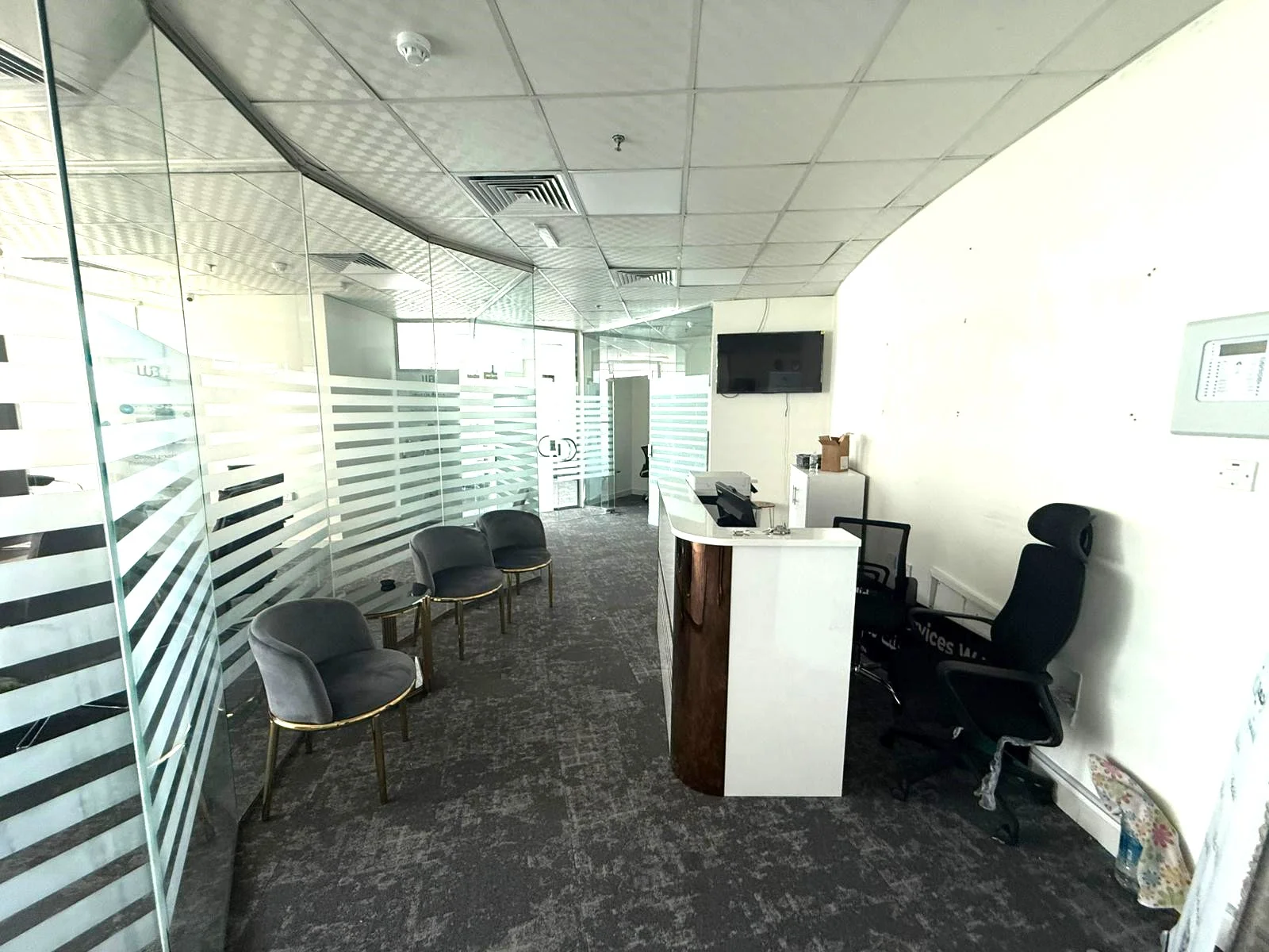 SEA VIEW OFFICE | FULLY FURNISHED | 210 SQM |