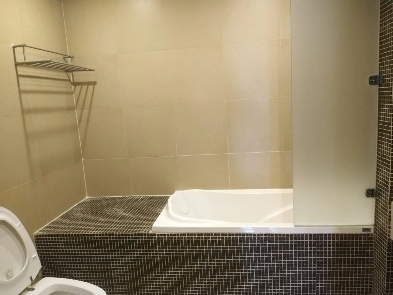 STUNNING FURNISHED 2BHK APT - WEST BAY